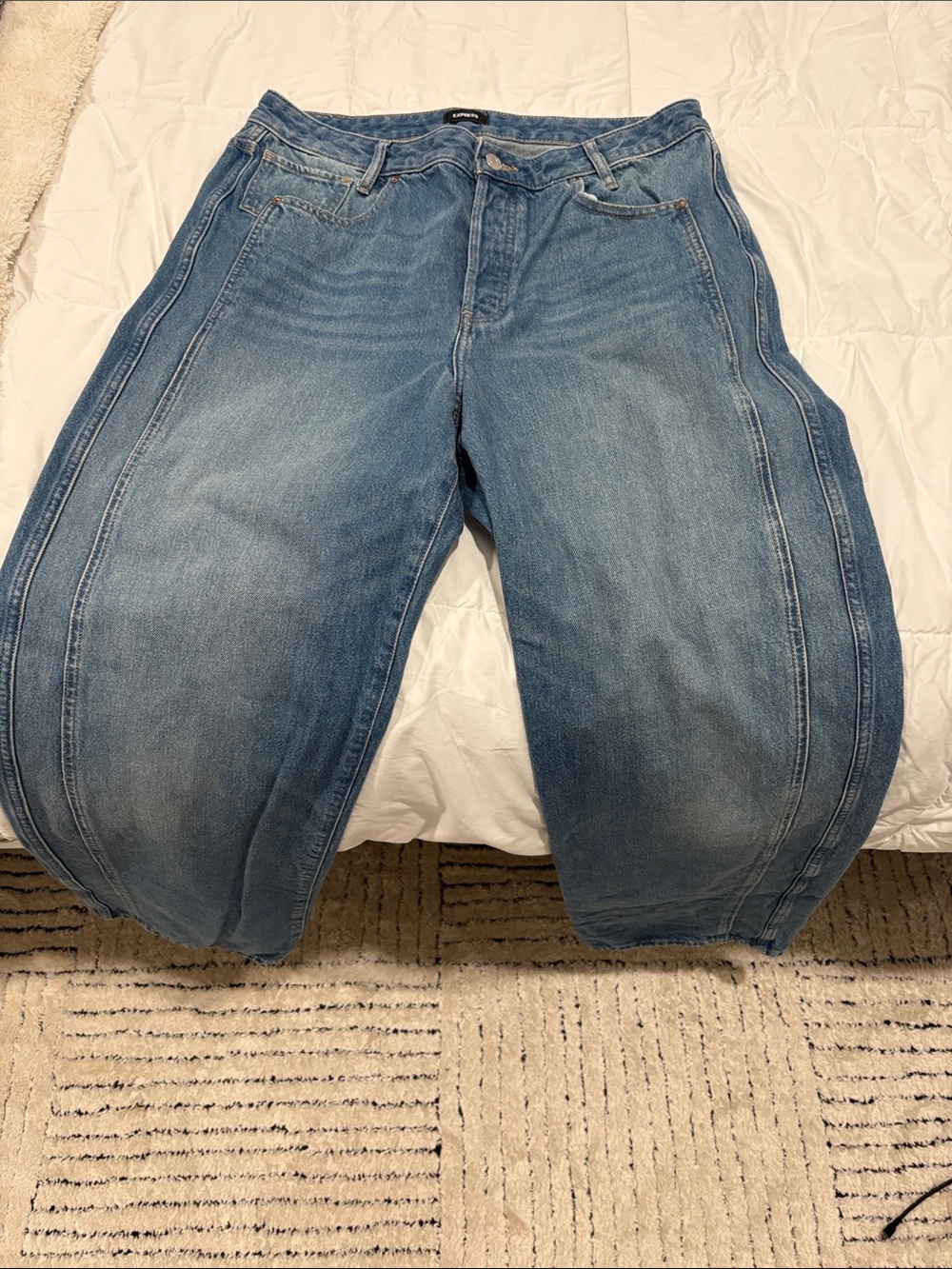 Express Relaxed Straight High Rise Jeans